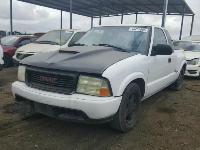 1GTCS19X5W8506043 - 1998 GMC SONOMA WHITE photo 2