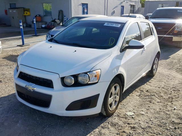 1G1JA6SH7D4185176 - 2013 CHEVROLET SONIC LS WHITE photo 2