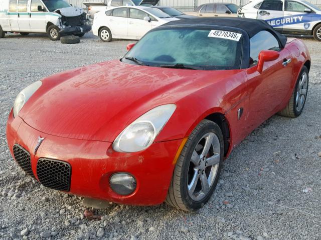 1G2MB35B26Y114054 - 2006 PONTIAC SOLSTICE RED photo 2