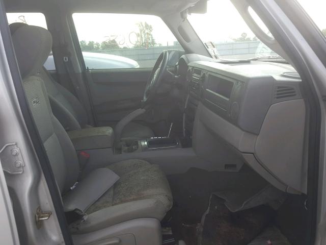 1J8HH48K06C367179 - 2006 JEEP COMMANDER GOLD photo 5