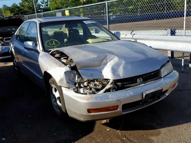 1HGCD5607VA122413 - 1997 HONDA ACCORD SILVER photo 1