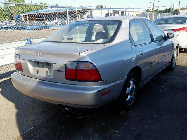 1HGCD5607VA122413 - 1997 HONDA ACCORD SILVER photo 4