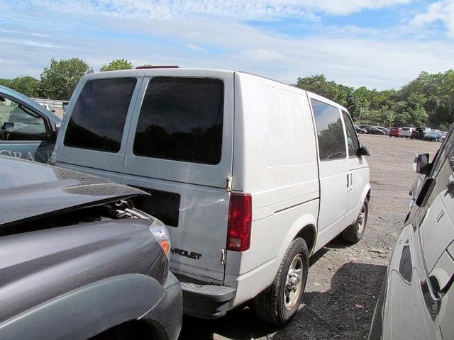 1GCDL19X33B122813 - 2003 CHEVROLET ASTRO WHITE photo 4