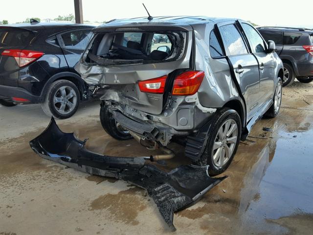 4A4AP3AU6FE020681 - 2015 MITSUBISHI OUTLANDER SILVER photo 4