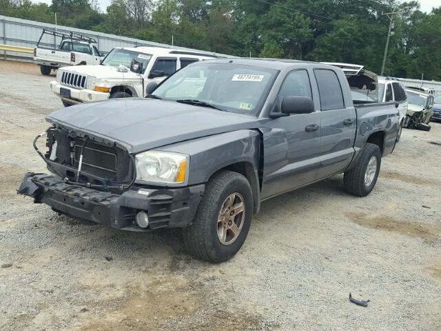 1D7HW48N45S139218 - 2005 DODGE DAKOTA QUA GRAY photo 2