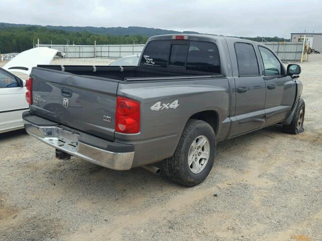 1D7HW48N45S139218 - 2005 DODGE DAKOTA QUA GRAY photo 4