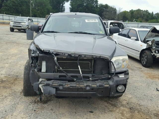 1D7HW48N45S139218 - 2005 DODGE DAKOTA QUA GRAY photo 9