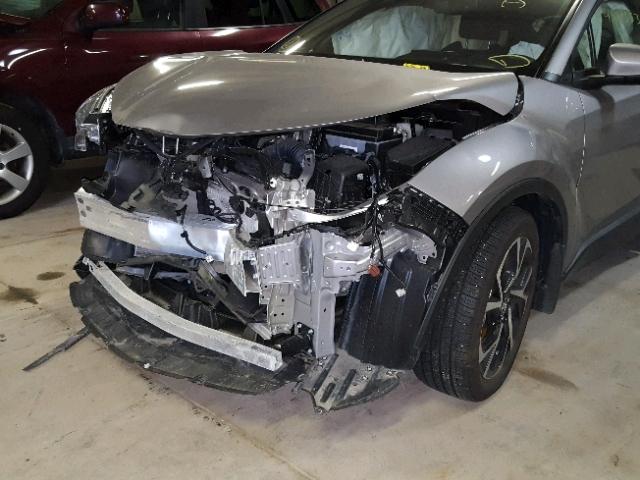 NMTKHMBX0JR006395 - 2018 TOYOTA C-HR XLE SILVER photo 9