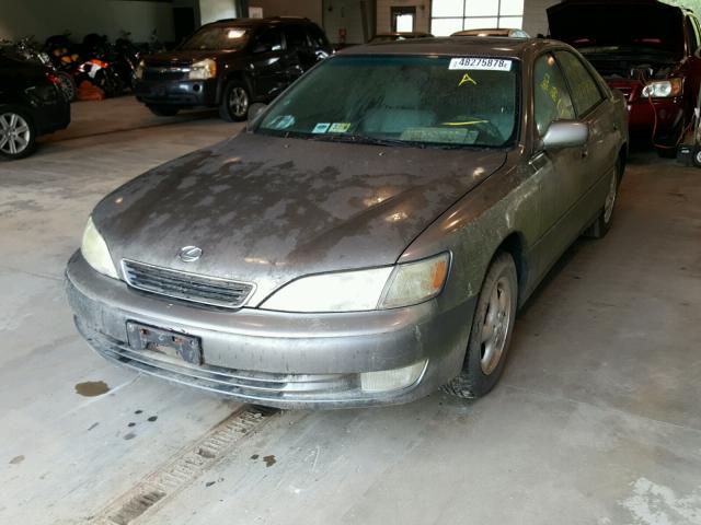 JT8BF28GXX0216709 - 1999 LEXUS ES 300 GRAY photo 2