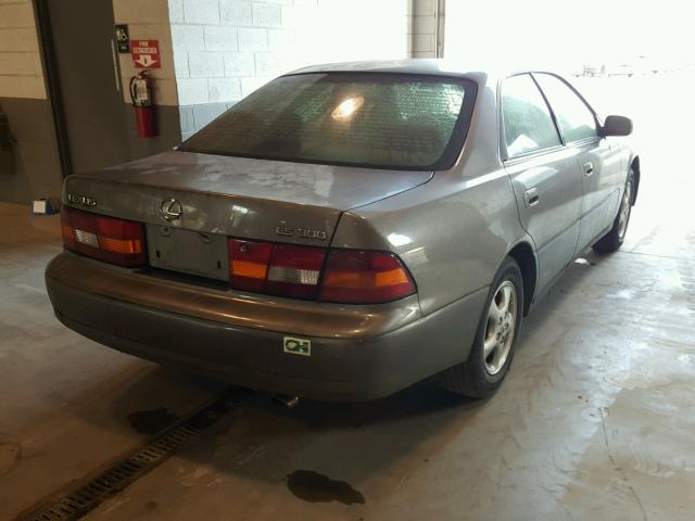 JT8BF28GXX0216709 - 1999 LEXUS ES 300 GRAY photo 4