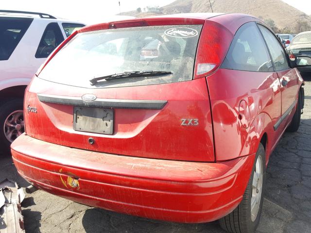 3FAFP31Z13R143893 - 2003 FORD FOCUS ZX3 RED photo 4