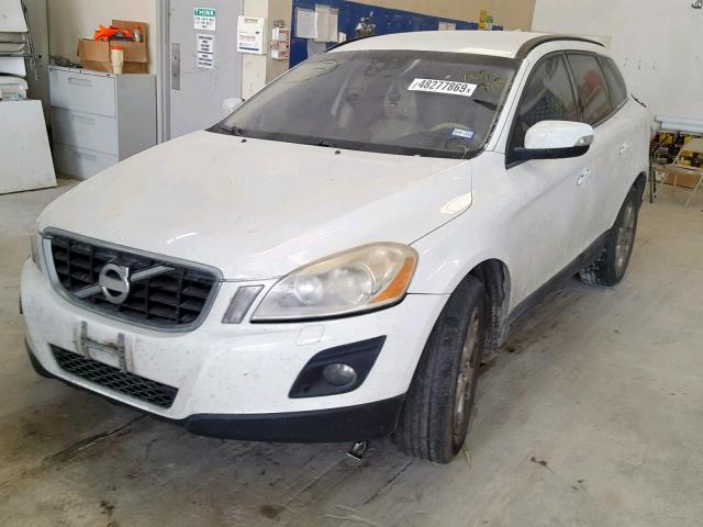 YV4982DL8A2108868 - 2010 VOLVO XC60 3.2 WHITE photo 2