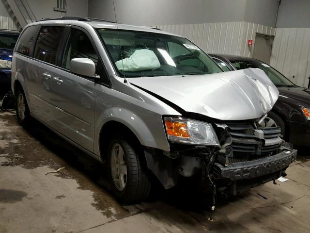 2D4RN5D10AR173021 - 2010 DODGE GRAND CARA SILVER photo 1