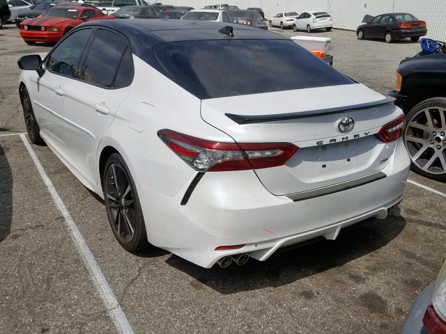 4T1BZ1HK1JU012769 - 2018 TOYOTA CAMRY XSE WHITE photo 3