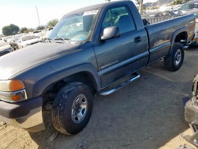 1GTHC24U42Z135063 - 2002 GMC SIERRA C25 GRAY photo 10