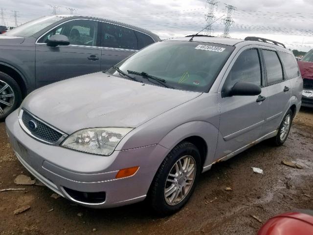 1FAFP36N55W106318 - 2005 FORD FOCUS ZXW SILVER photo 2