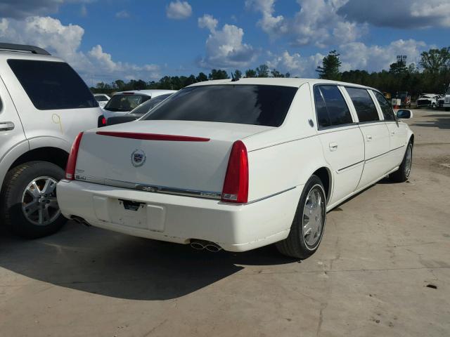 1GEEH96Y16U550090 - 2006 CADILLAC PROFESSION WHITE photo 4