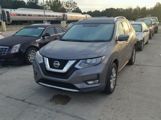 KNMAT2MT6JP503150 - 2018 NISSAN ROGUE S GRAY photo 2