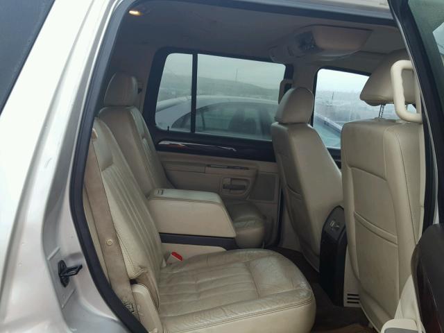 5LMEU78H23ZJ28987 - 2003 LINCOLN AVIATOR 银色 照片 6