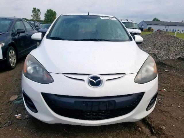 JM1DE1HZ2B0118985 - 2011 MAZDA MAZDA2 WHITE photo 9