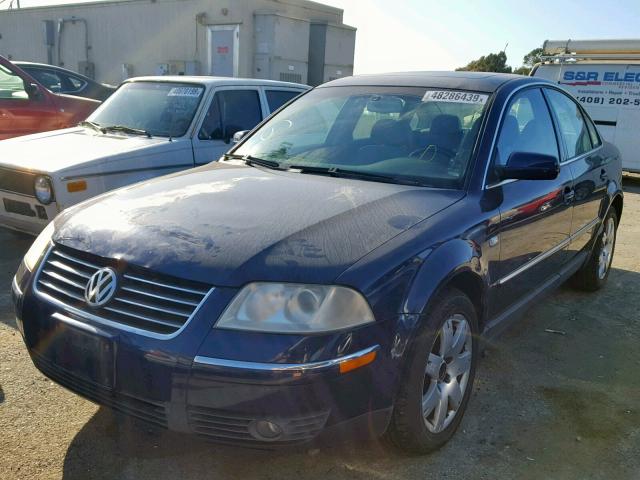 WVWTH63BX2P294801 - 2002 VOLKSWAGEN PASSAT GLX BLUE photo 2