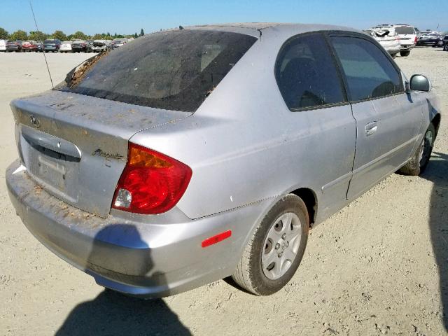 KMHCG35C05U354853 - 2005 HYUNDAI ACCENT GS SILVER photo 4