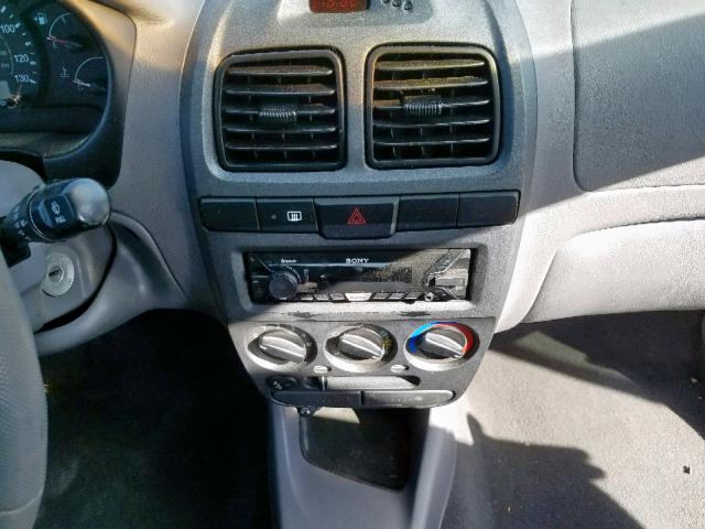 KMHCG35C05U354853 - 2005 HYUNDAI ACCENT GS SILVER photo 9