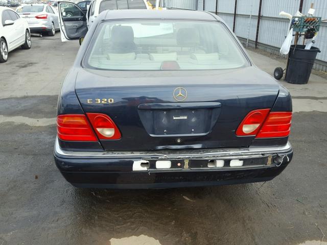 WDBJF65F1WA622384 - 1998 MERCEDES-BENZ E 320 BLUE photo 9