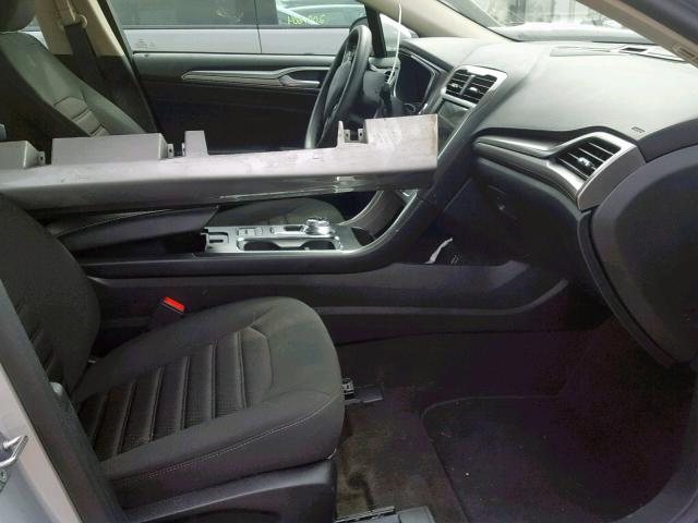 3FA6P0LU3KR197386 - 2019 FORD FUSION SE SILVER photo 5