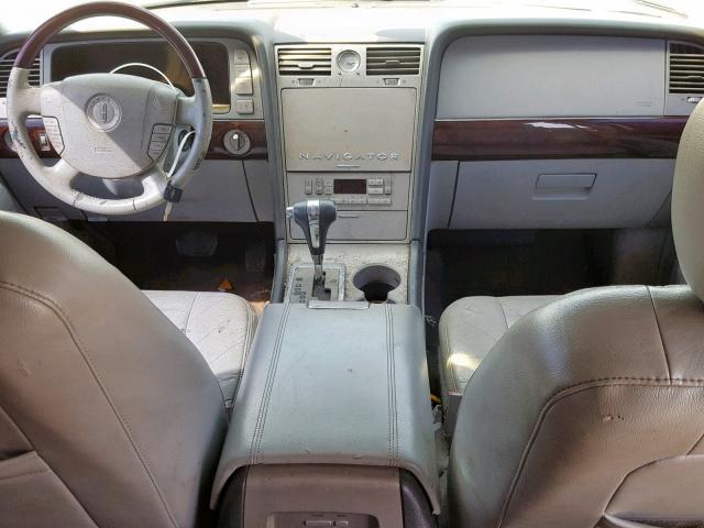 5LMFU28556LJ04915 - 2006 LINCOLN NAVIGATOR SILVER photo 9