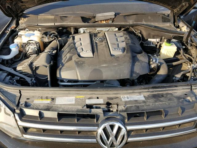 WVGEP9BP1ED014274 - 2014 VOLKSWAGEN TOUAREG V6 BLACK photo 7