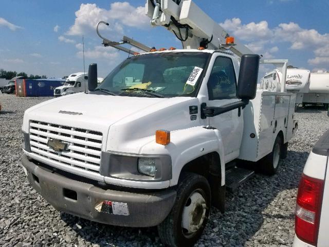 1GBC4C1144F505296 - 2004 CHEVROLET C4500 C4C0 WHITE photo 2