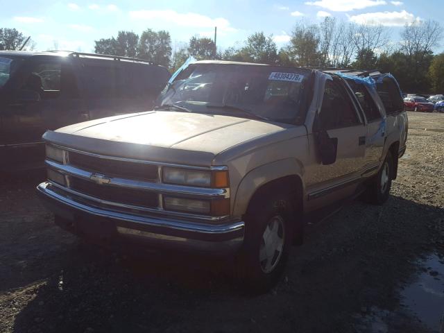 3GNFK16R6XG132774 - 1999 CHEVROLET SUBURBAN K GOLD photo 2