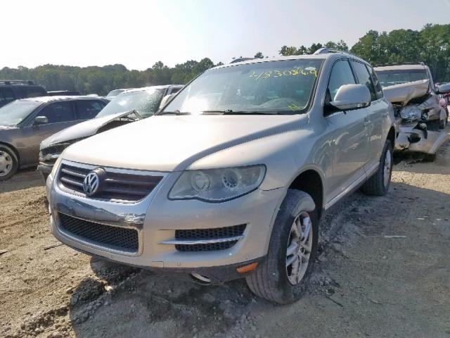 WVGBE77L28D075124 - 2008 VOLKSWAGEN TOUAREG 2 SILVER photo 2