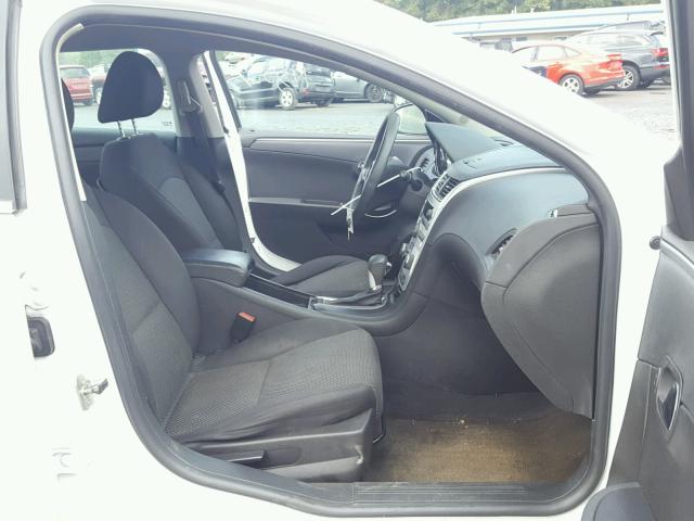 1G1ZC5E04CF357518 - 2012 CHEVROLET MALIBU 1LT WHITE photo 5