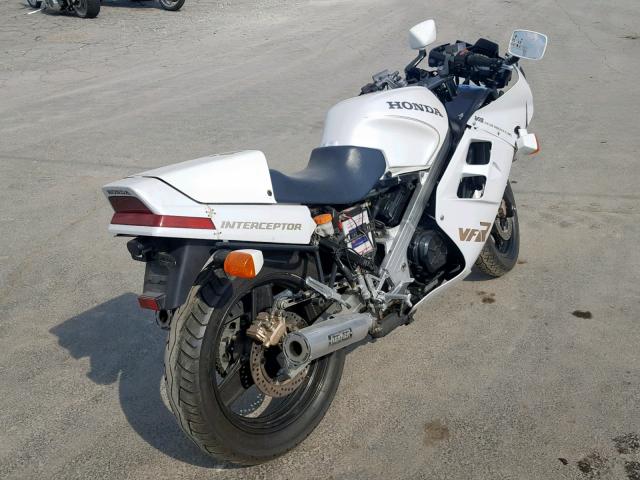 JH2RC2626HM100134 - 1987 HONDA VFR700 F WHITE photo 4