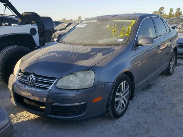 3VWDF71K26M730603 - 2006 VOLKSWAGEN JETTA 2.5L GRAY photo 2