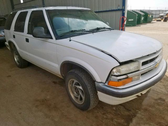 1GNDT13W2W2166880 - 1998 CHEVROLET BLAZER WHITE photo 1