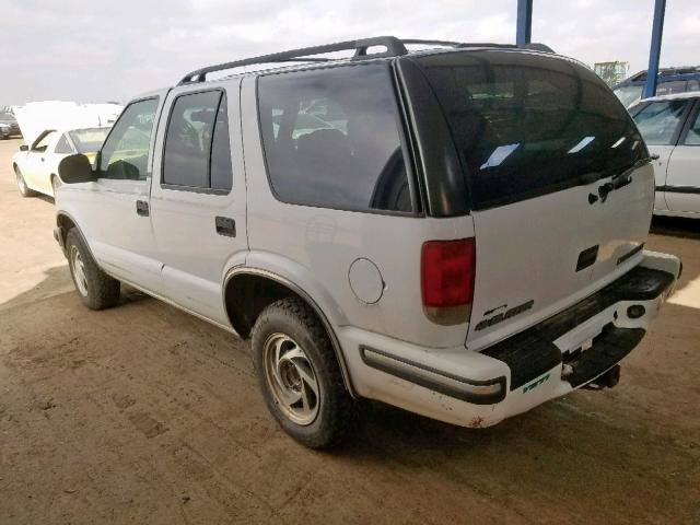 1GNDT13W2W2166880 - 1998 CHEVROLET BLAZER WHITE photo 3