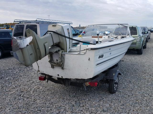 9318 - 2000 MAGN BOAT WHITE photo 4