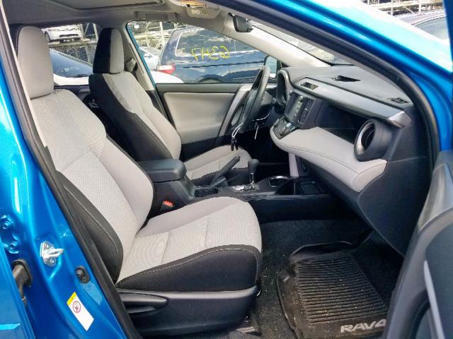 JTMRJREV9JD240560 - 2018 TOYOTA RAV4 HV LE BLUE photo 5