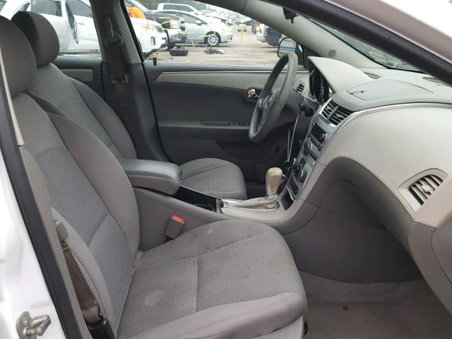 1G1ZC5EU6CF314088 - 2012 CHEVROLET MALIBU 1LT WHITE photo 5