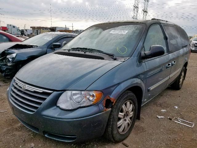 2C4GP54L75R444033 - 2005 CHRYSLER TOWN & COU GREEN photo 2