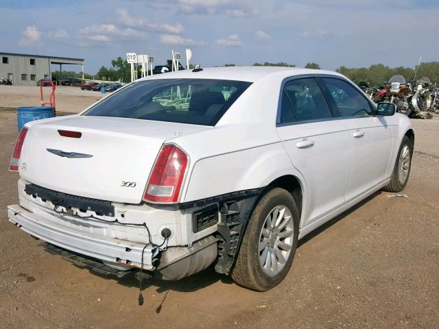 2C3CCAAG3CH104878 - 2012 CHRYSLER 300 WHITE photo 4