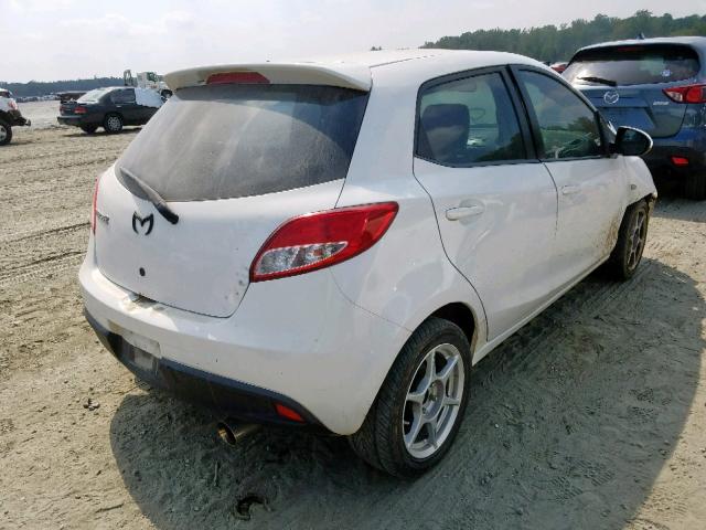 JM1DE1HY3B0119067 - 2011 MAZDA MAZDA2 WHITE photo 4