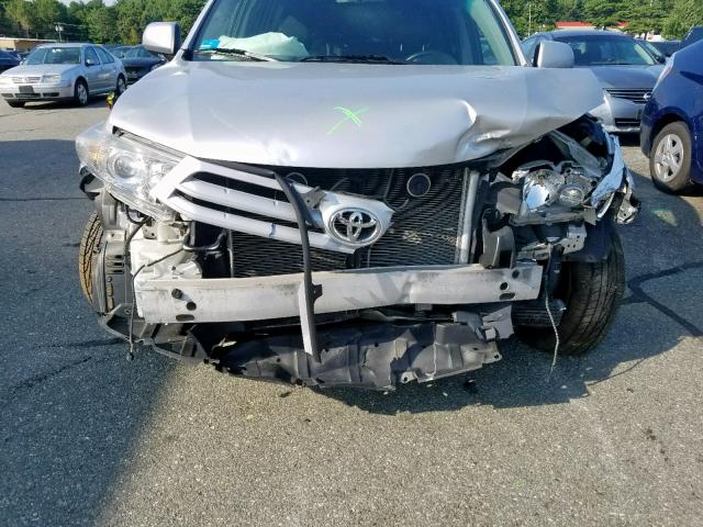 5TDDK3EH4CS119165 - 2012 TOYOTA HIGHLANDER SILVER photo 9