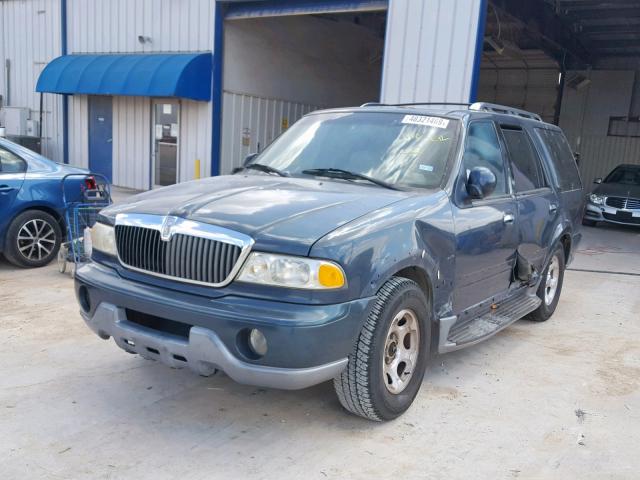 5LMRU27A8YLJ11582 - 2000 LINCOLN NAVIGATOR BLUE photo 2