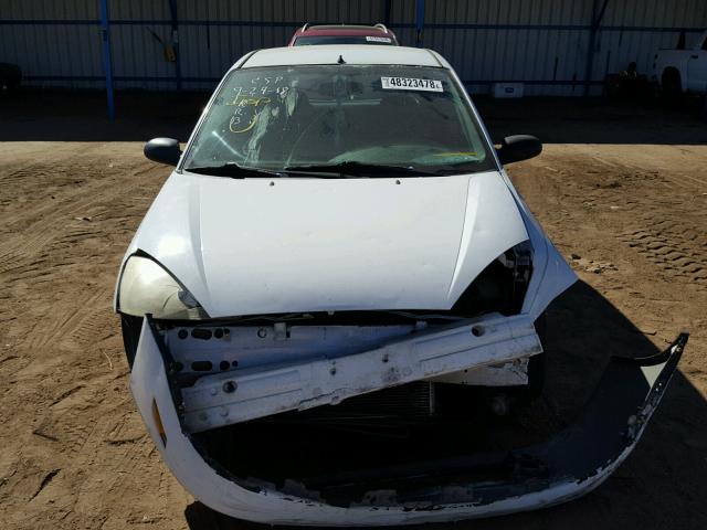 3FAFP37363R181901 - 2003 FORD FOCUS ZX5 WHITE photo 9