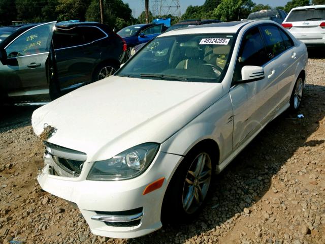 WDDGF4HB3CA650567 - 2012 MERCEDES-BENZ C 250 WHITE photo 2