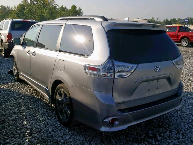 5TDXZ3DC3JS918804 - 2018 TOYOTA SIENNA SE SILVER photo 3